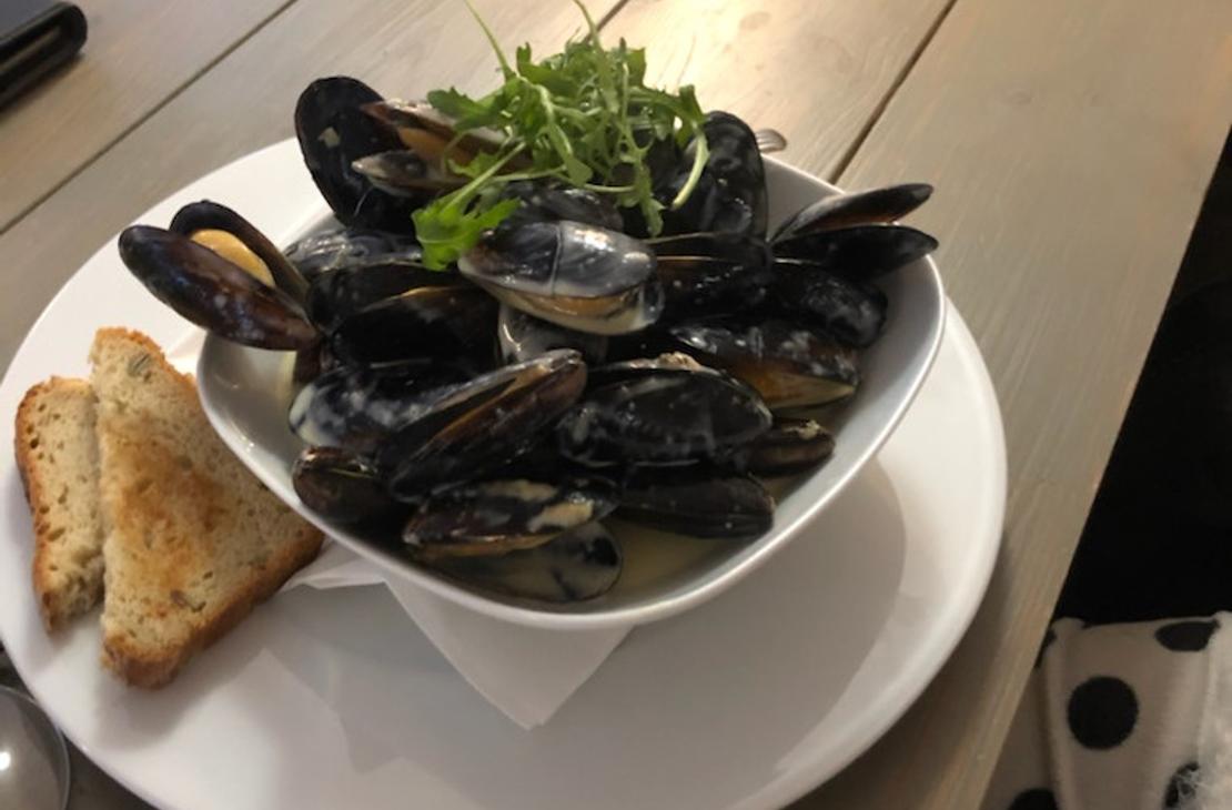 Sini-simpukat, Juholan Biisoniareena