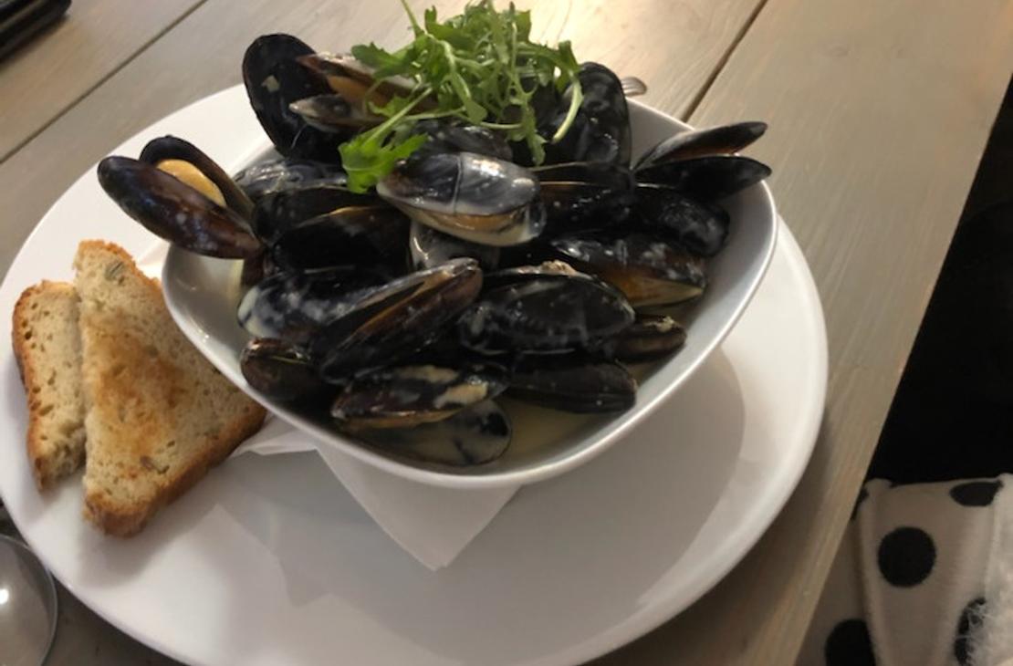 Sini-simpukat, Juholan Biisoniareena