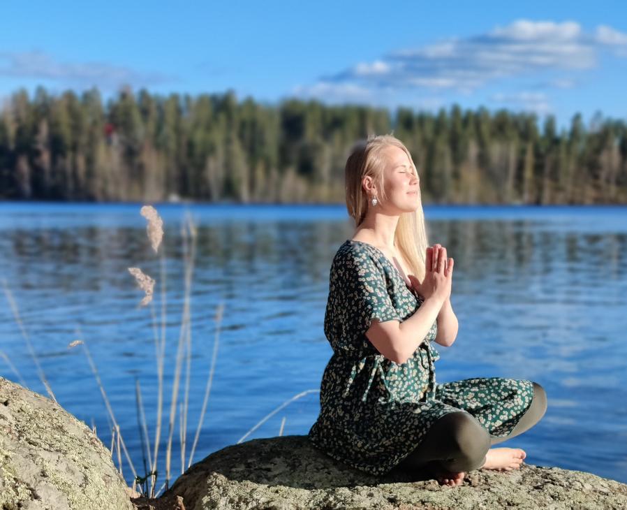 Luontojooga ja rentoutus Hiitolanjoella